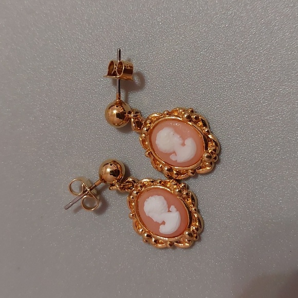 Avon Jewelry - Vintage Avon Gold Tone Cameo Dangling Earrings